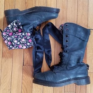 Dr. Martens Triumph 1914 black combat boots